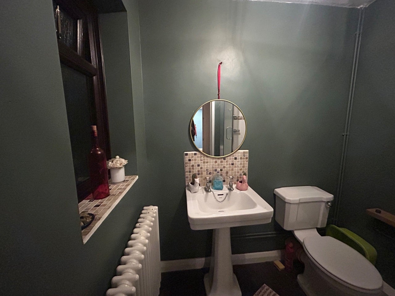 Room Weyside Road in Guildford