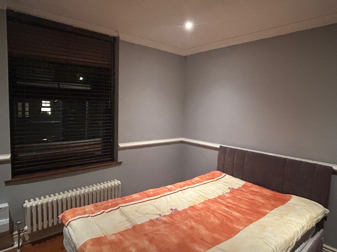 Room Weyside Road in Guildford