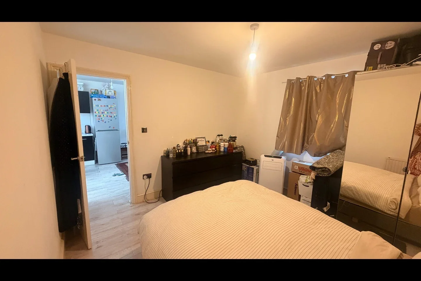 Flat Manor Road in Greater London