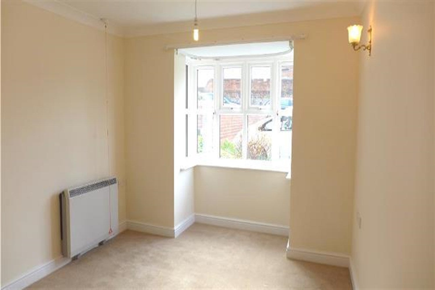 Flat Old Turnpike in Fareham