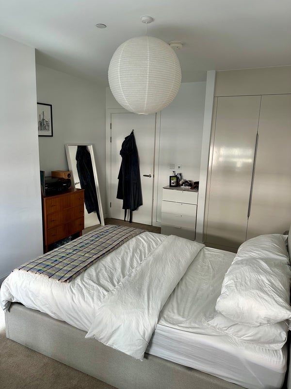 Room Sayer Street in Greater London