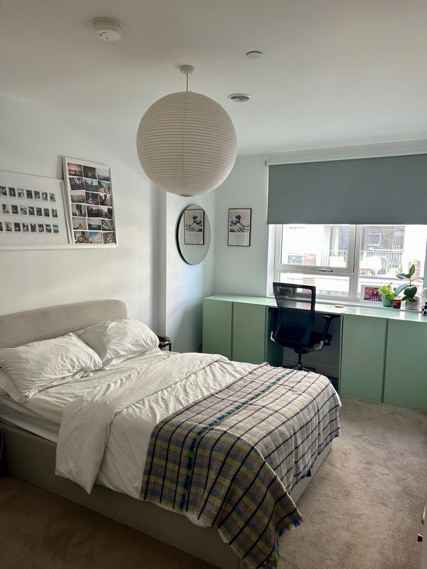 Room Sayer Street in Greater London