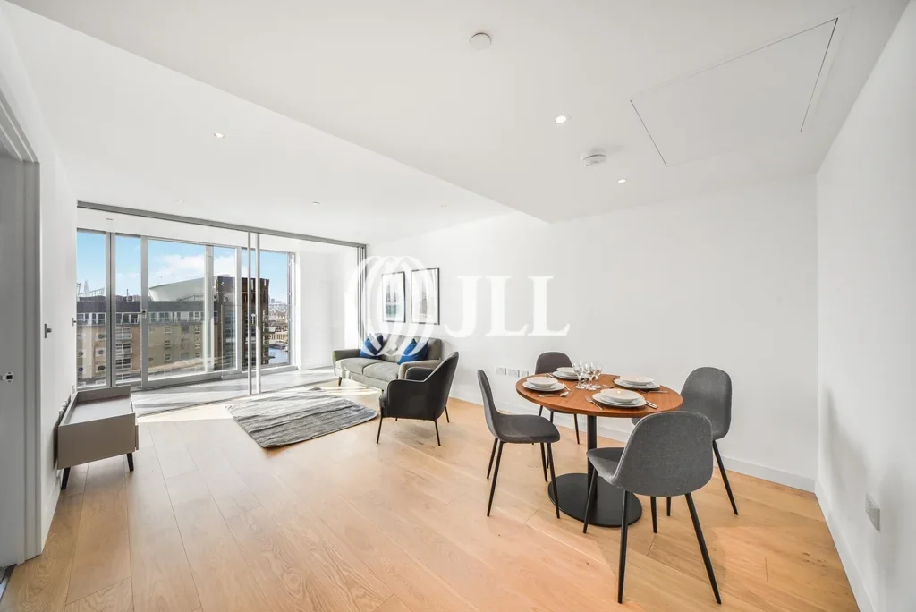 Flat Millharbour in Greater London