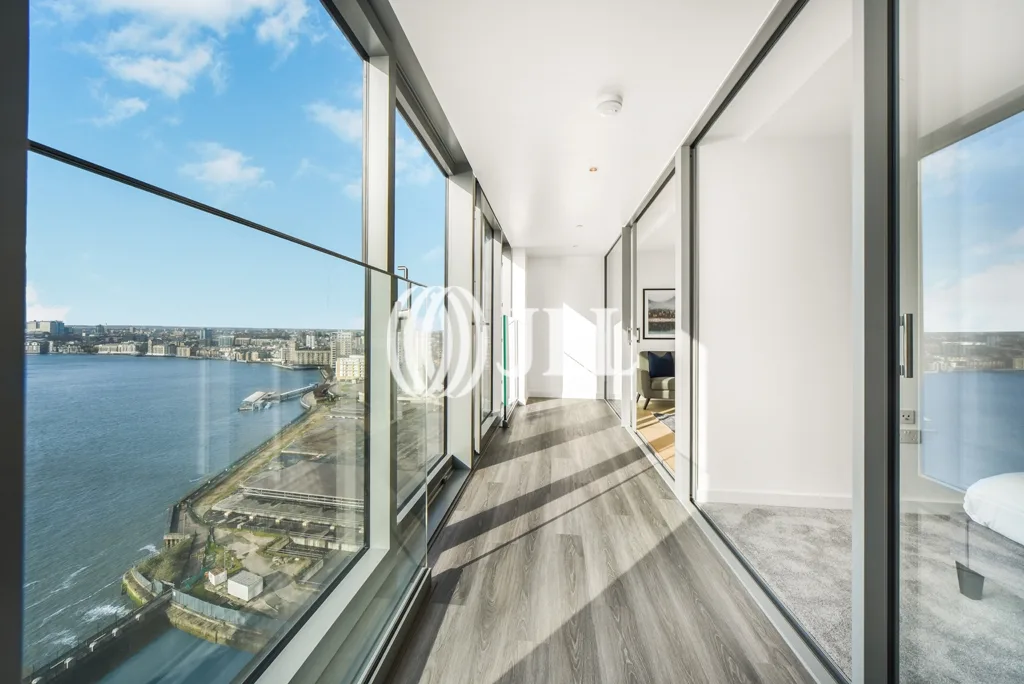 Flat Millharbour in Greater London
