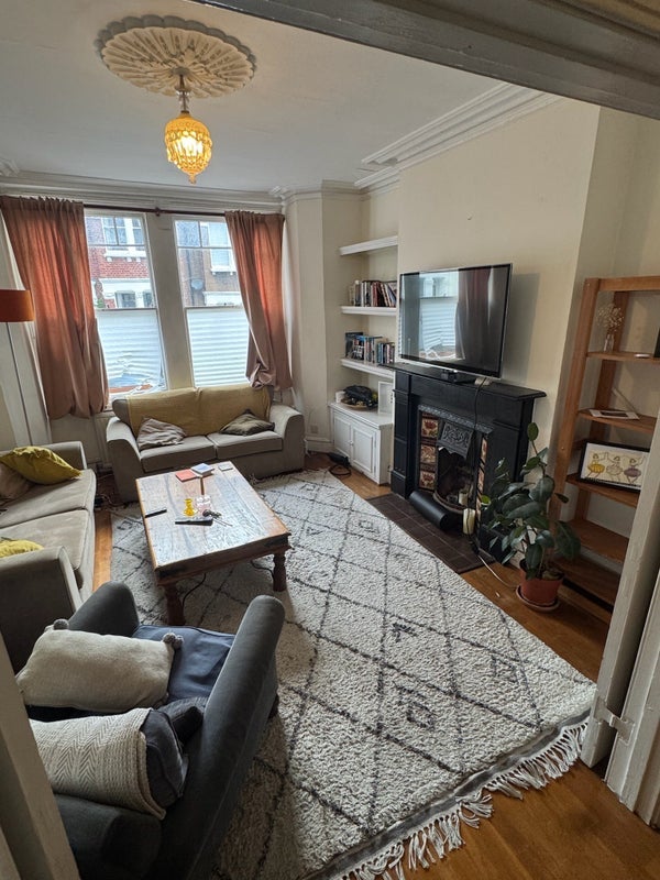 Room Battledean Road in Greater London