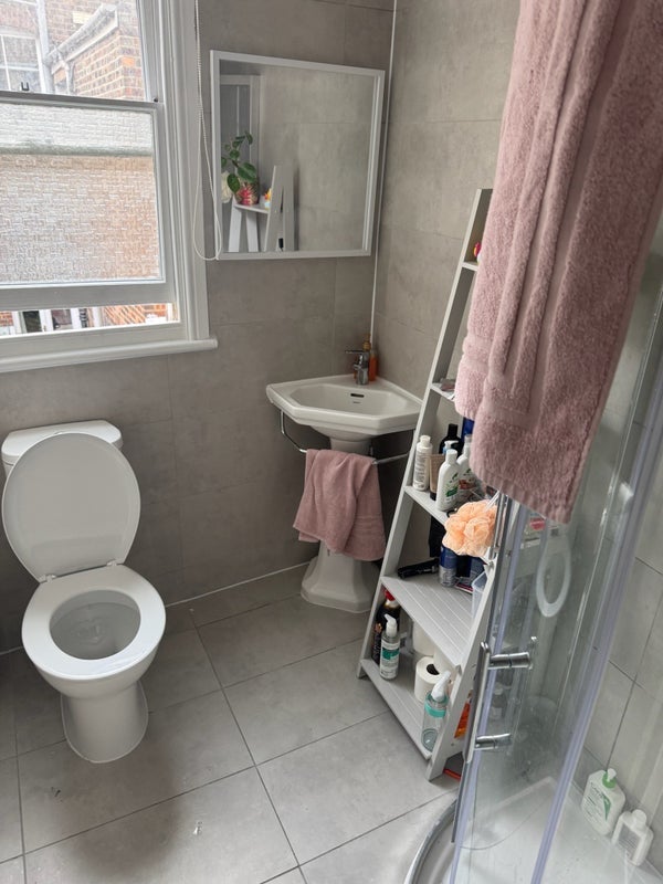 Room Battledean Road in Greater London