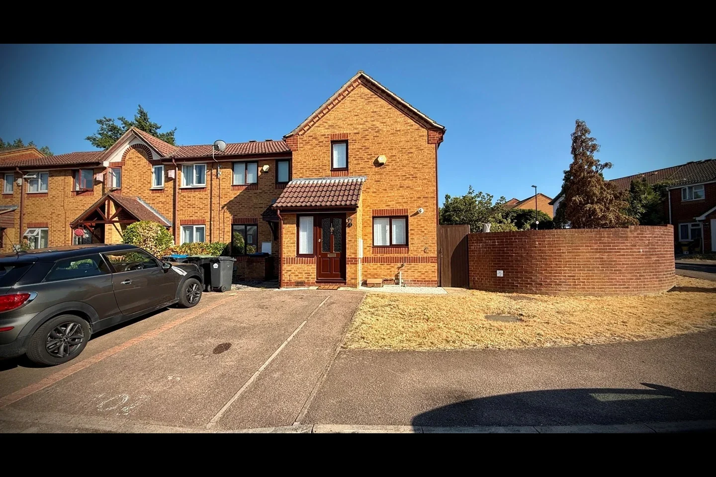 House Kelvin Gardens in Greater London