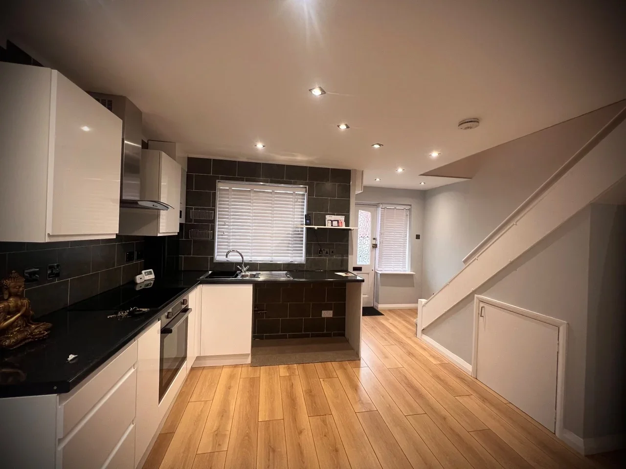 House Kelvin Gardens in Greater London