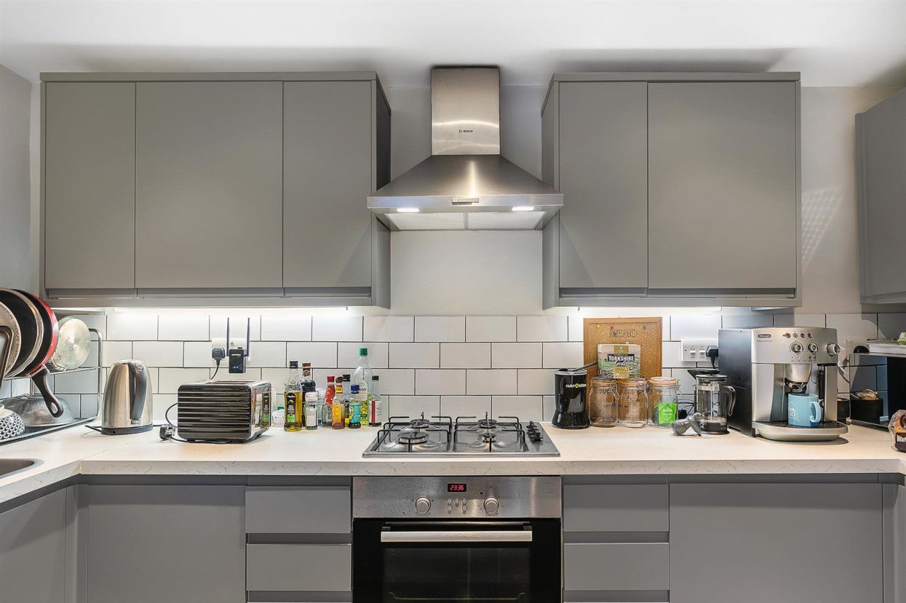 Flat Lordship Lane in Greater London