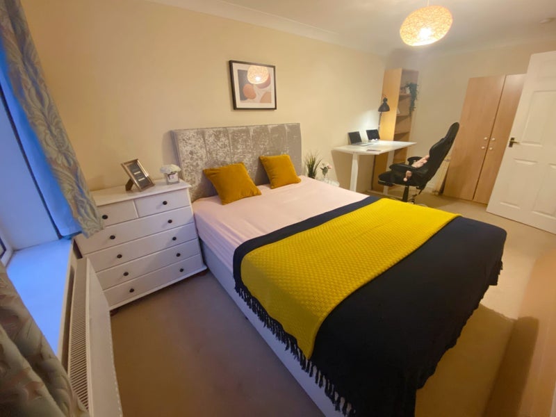 Room Ovett Gardens in Gateshead