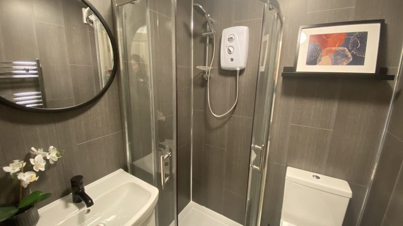 Room Ovett Gardens in Gateshead