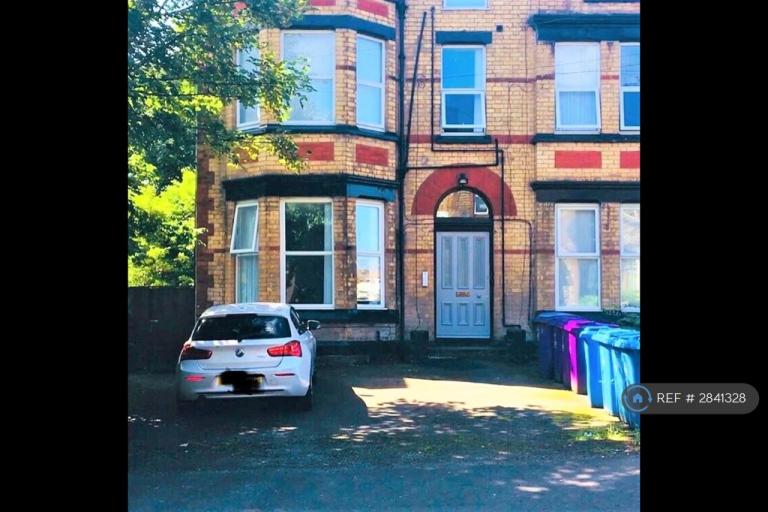 Room Seymour Road in Liverpool