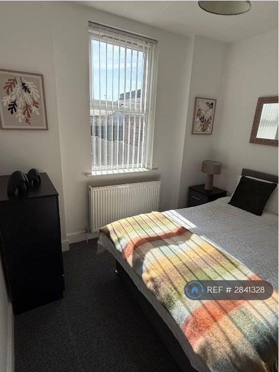 Room Seymour Road in Liverpool