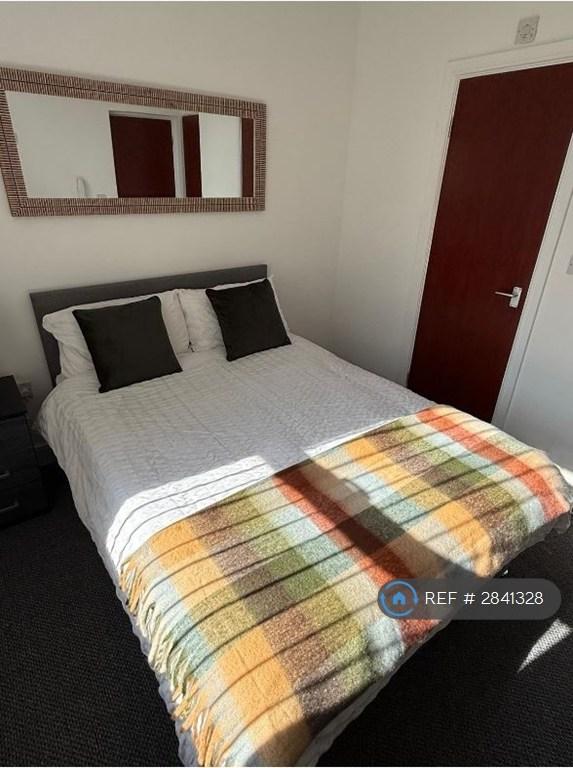 Room Seymour Road in Liverpool