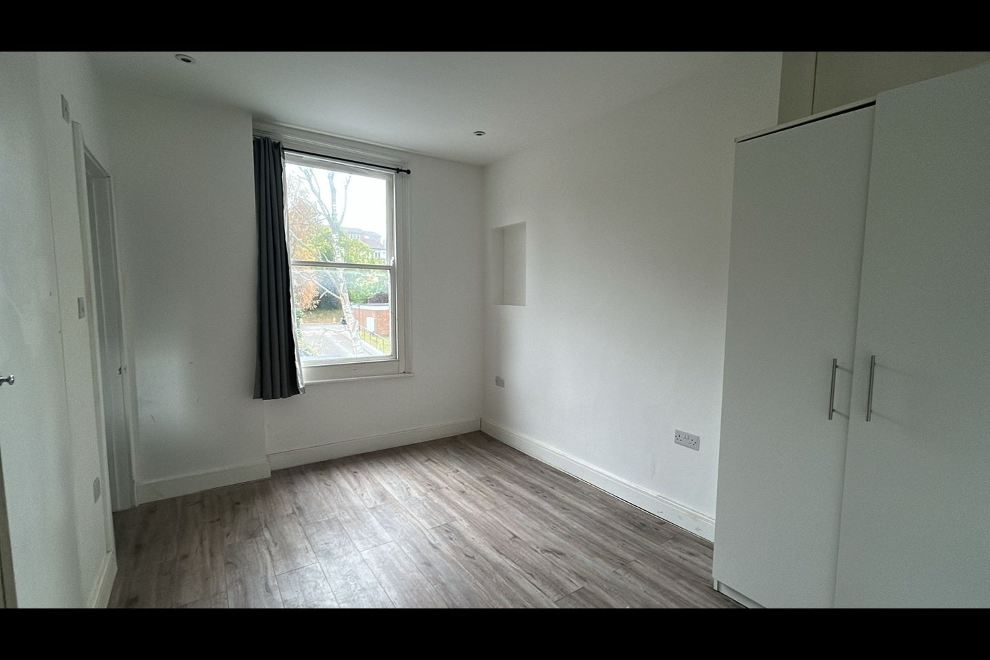 Room East End Road in Greater London