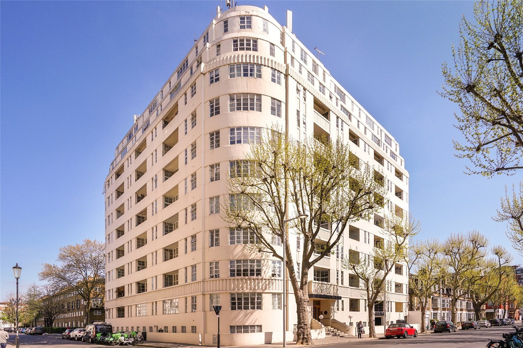 Flat Sloane Avenue in Greater London