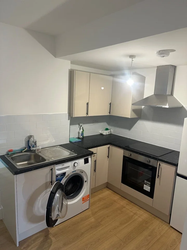 Flat Frankland Road in Greater London