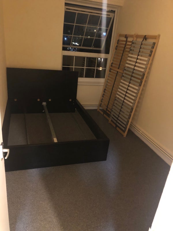 Room Roan Street in Greater London