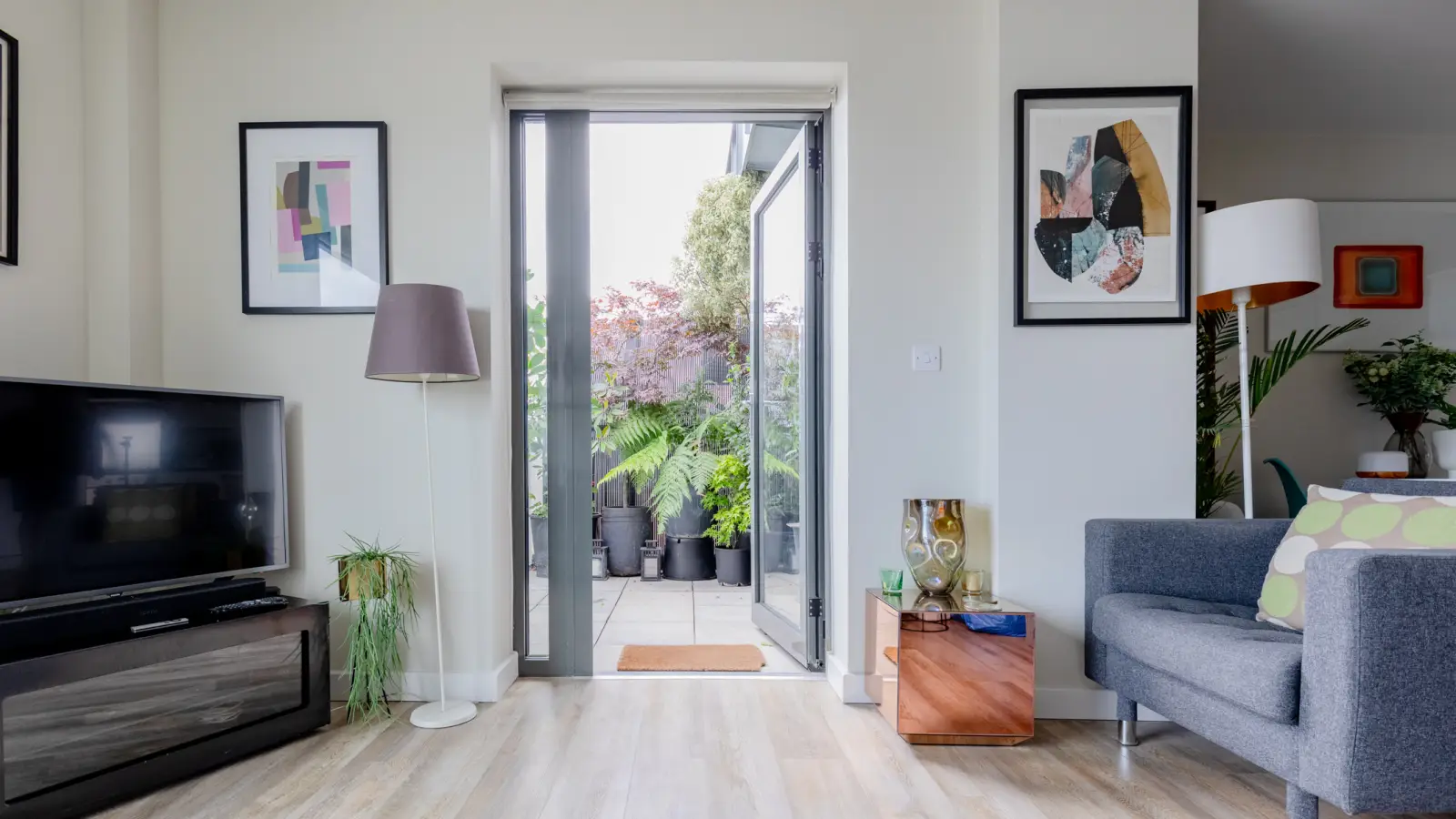 Flat Littlebury Road in Greater London