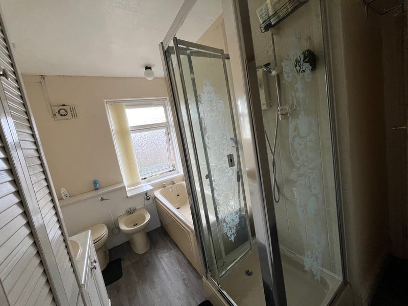 Room Southey Green Road in Sheffield