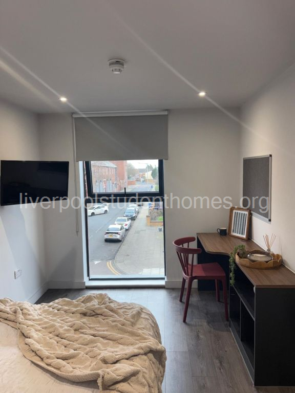Room Shaw Street in Liverpool