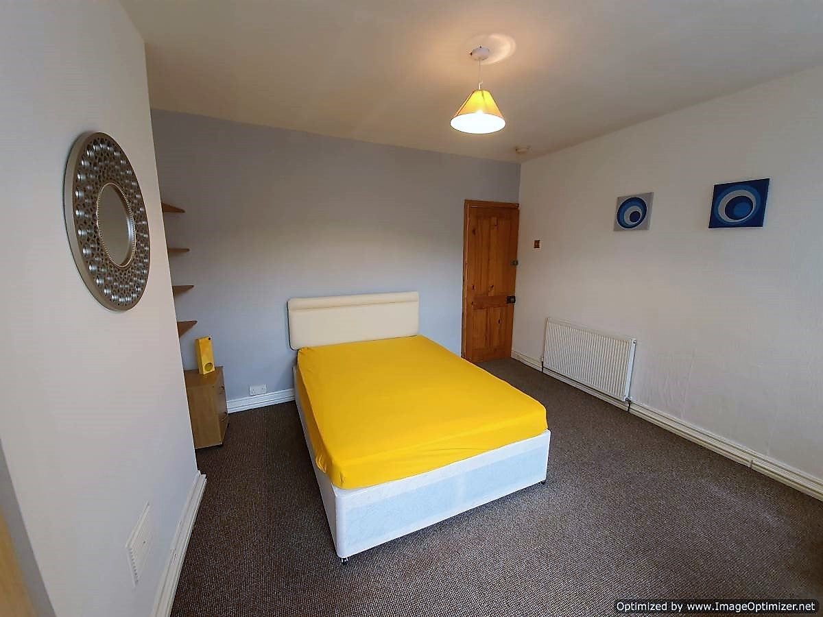 Room Princes Road in Stoke-on-Trent