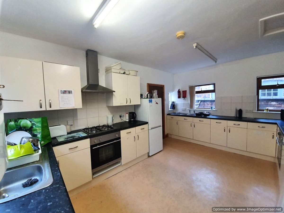 Room Princes Road in Stoke-on-Trent