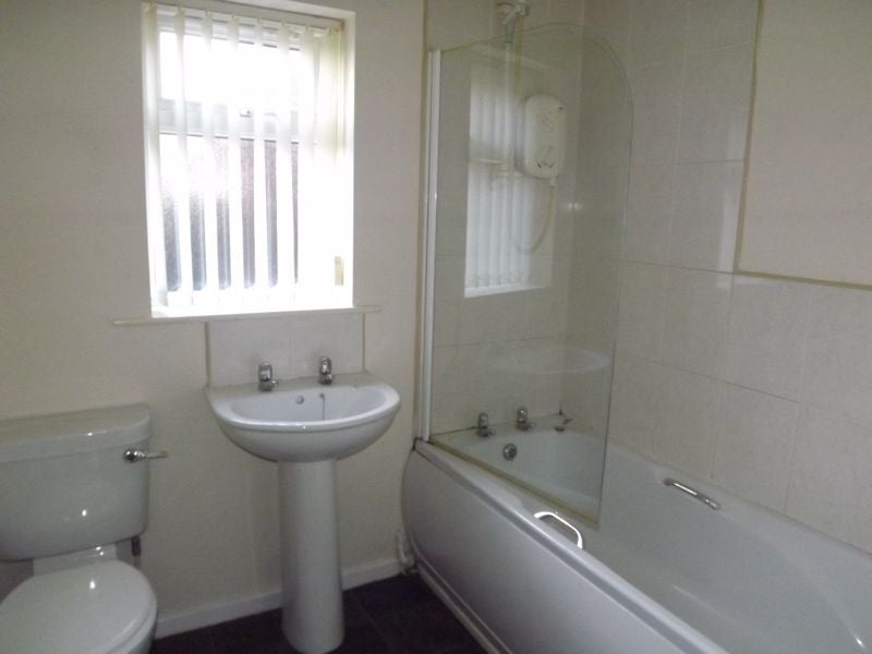 Flat Woodhorn Court in Ashington
