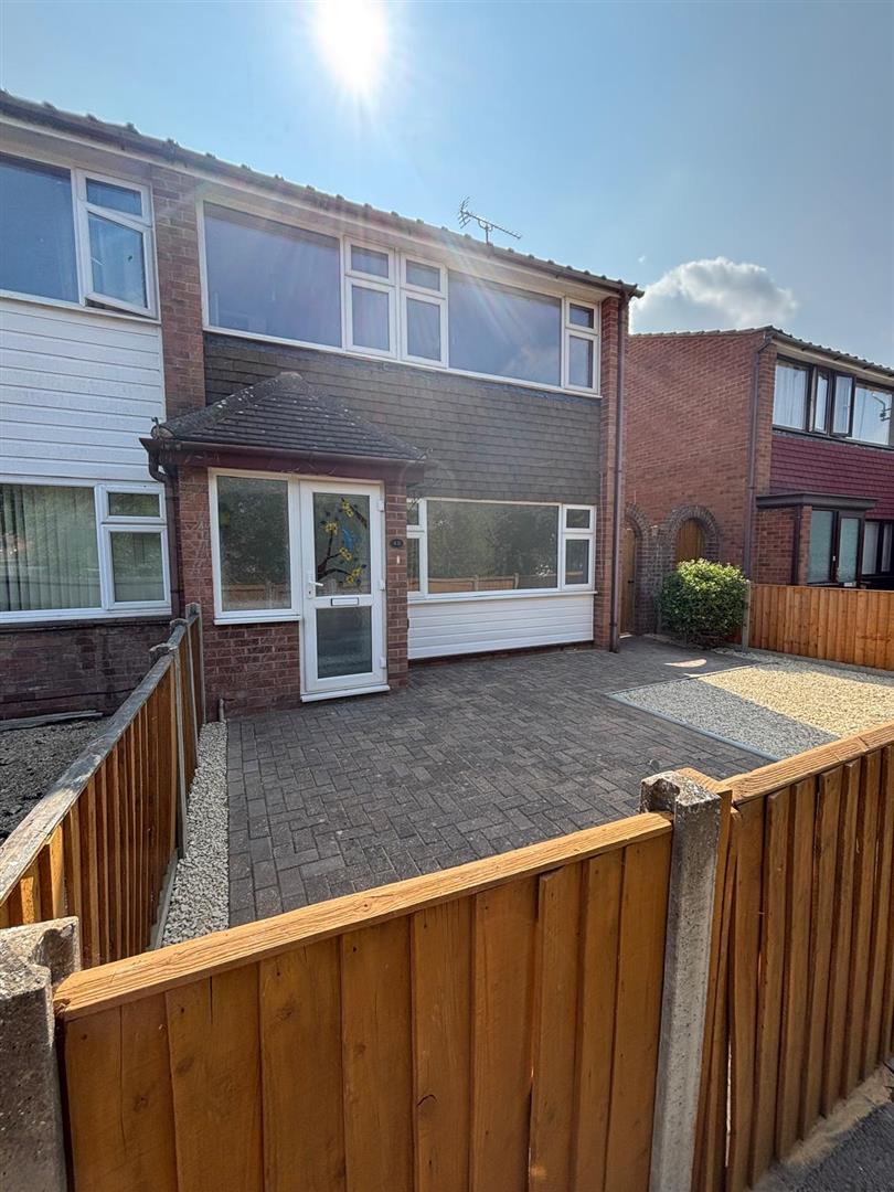 House Coral Close in Gloucester