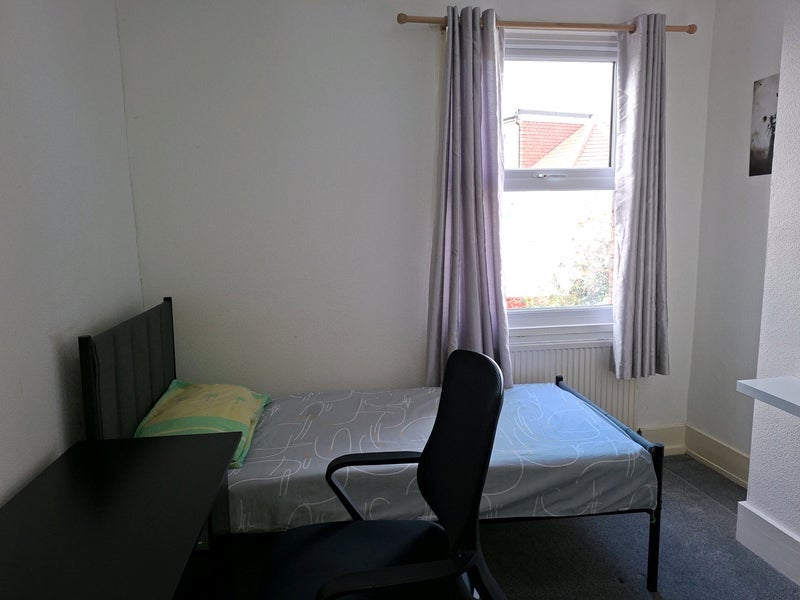 Room Winchester Road in Greater London