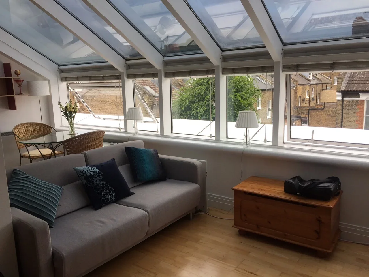 Flat Drayton Park in Greater London