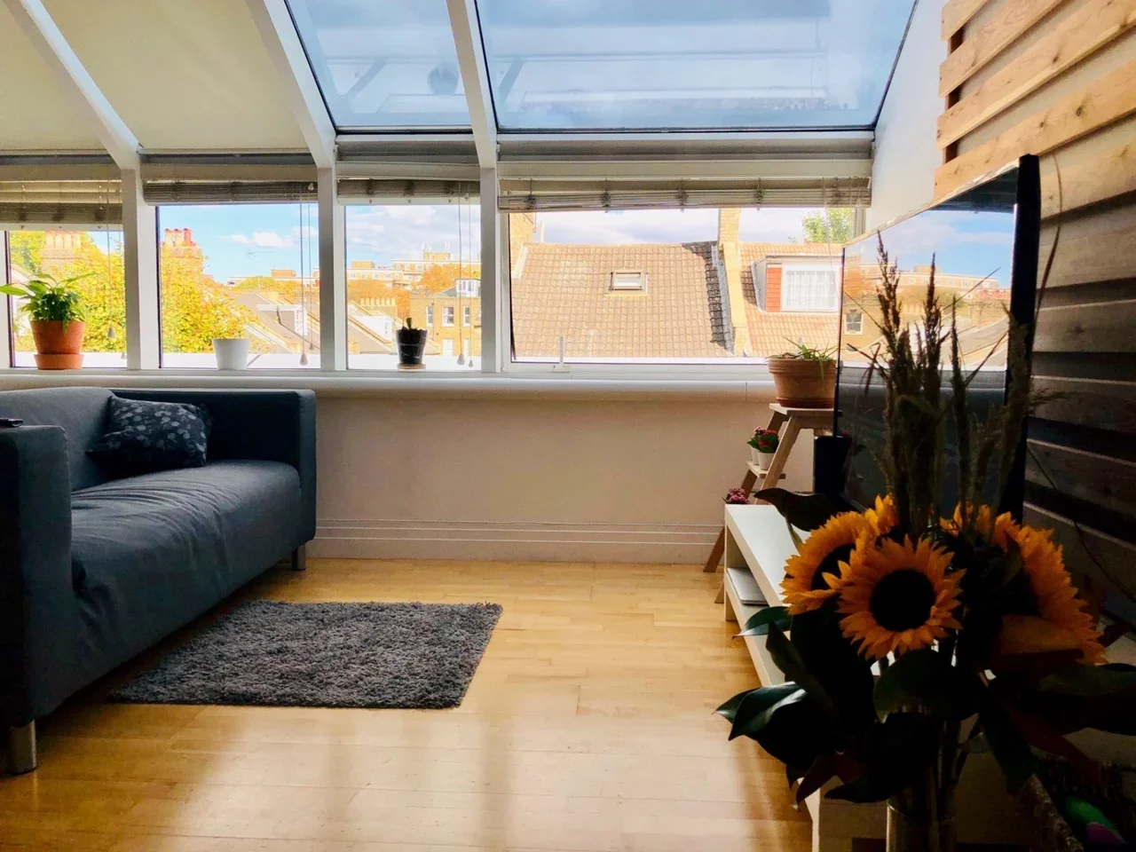 Flat Drayton Park in Greater London