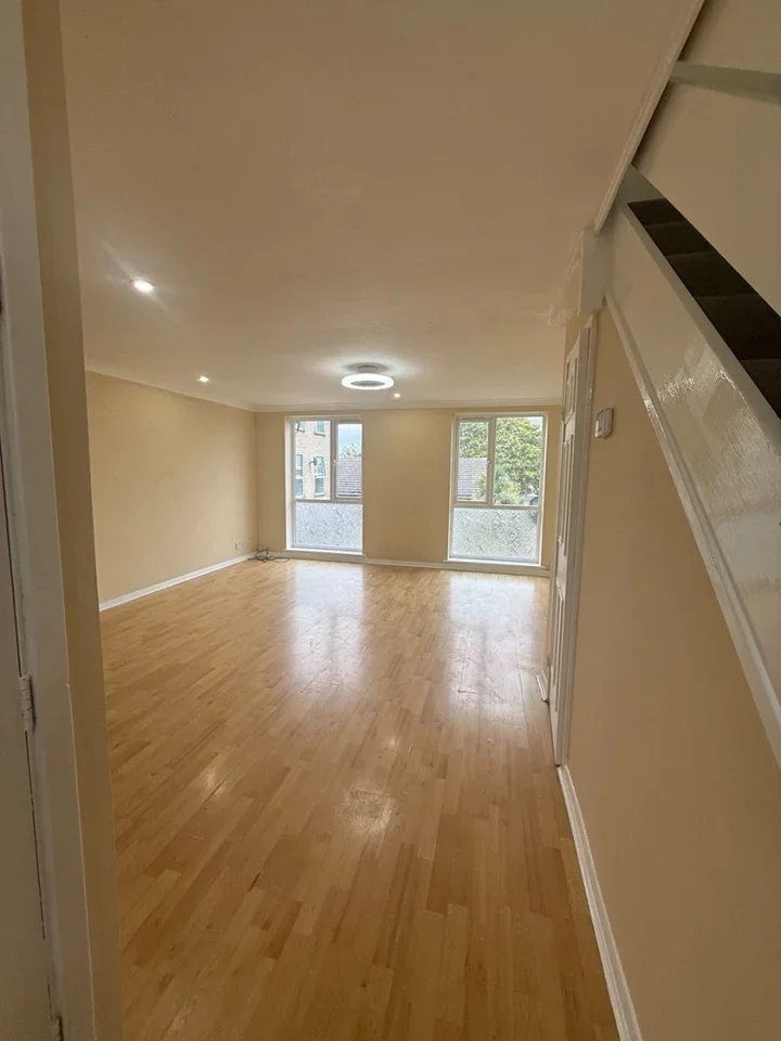 Flat Hetherington Road in Borough of Spelthorne