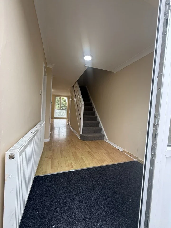 Flat Hetherington Road in Borough of Spelthorne