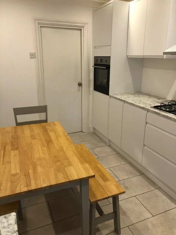 Room Manbey Grove in Greater London