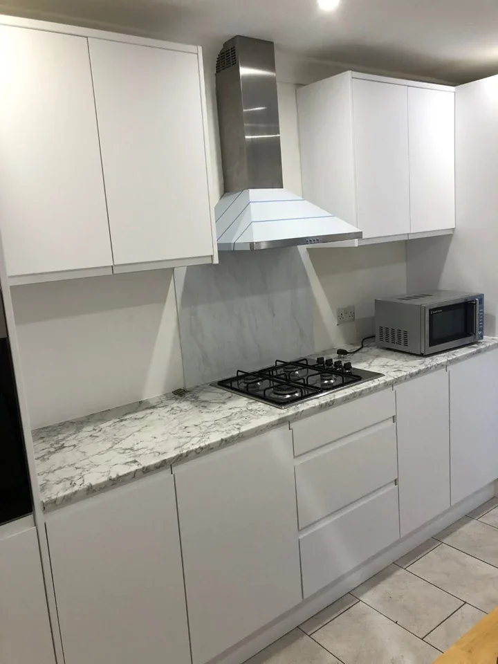 Room Manbey Grove in Greater London