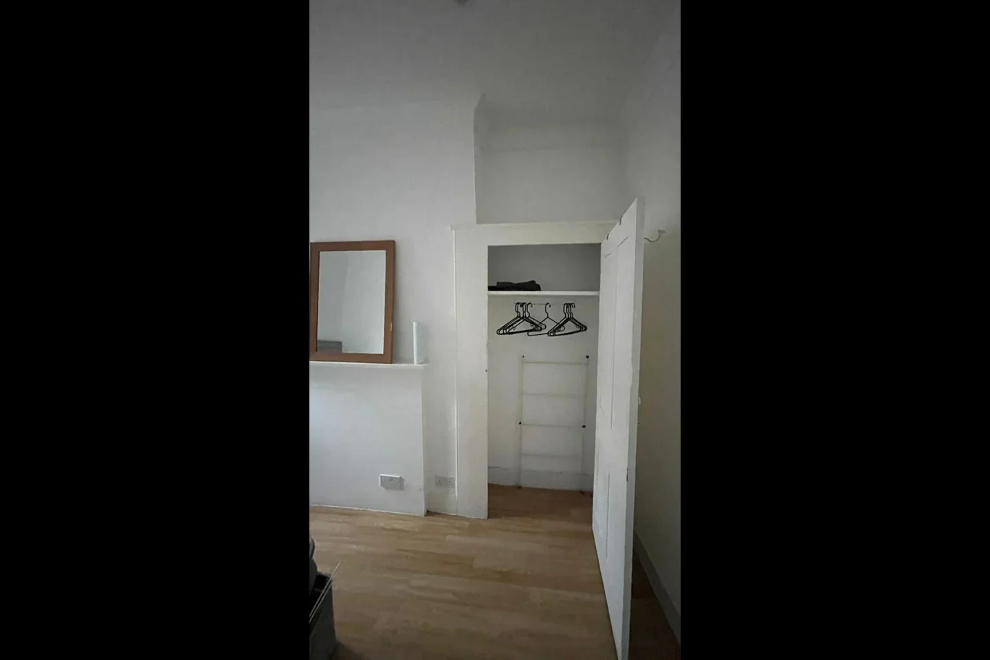 Room Manbey Grove in Greater London