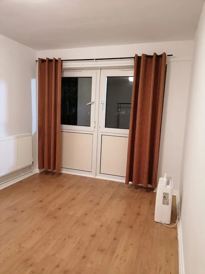 Room Tilson Road in Greater London