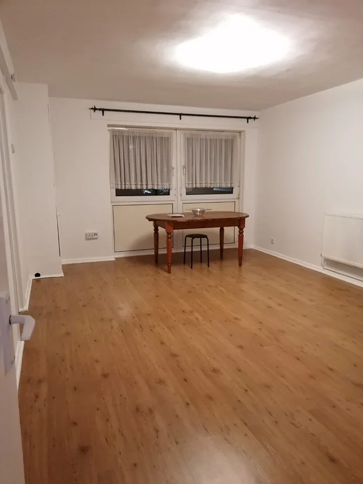 Room Tilson Road in Greater London