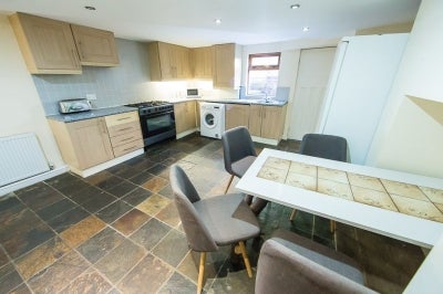 House Burchett Grove in Leeds