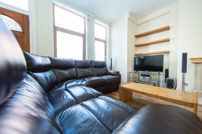 House Burchett Grove in Leeds