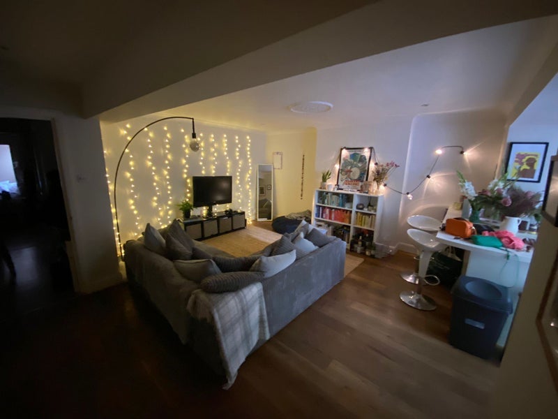 Room Christchurch Road in Greater London