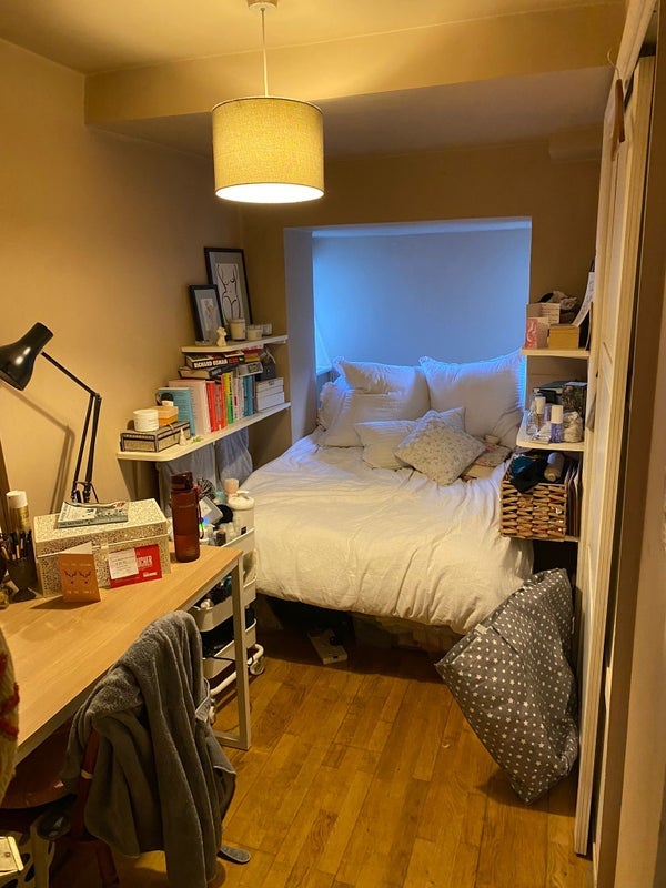 Room Christchurch Road in Greater London