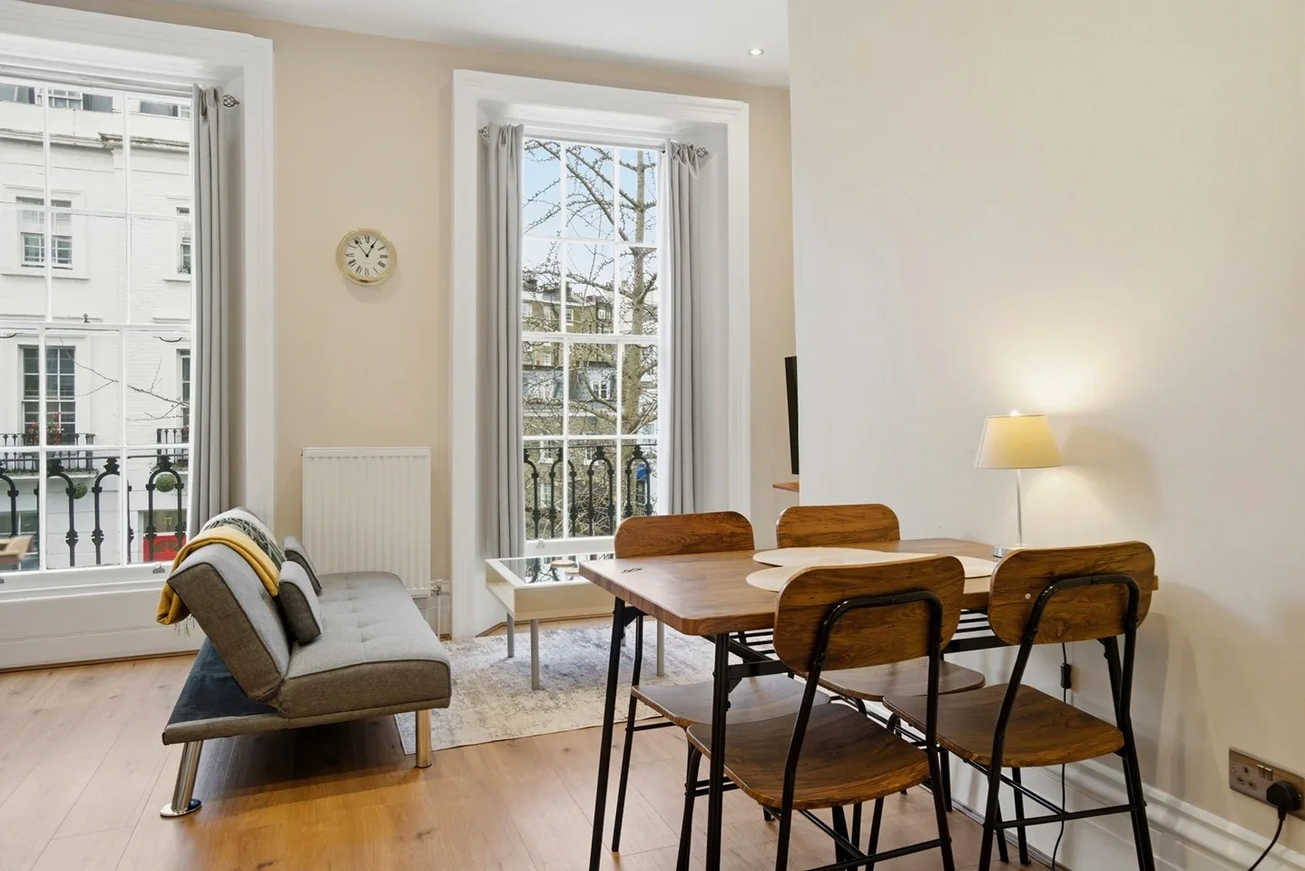 Flat Warwick Way in City of Westminster