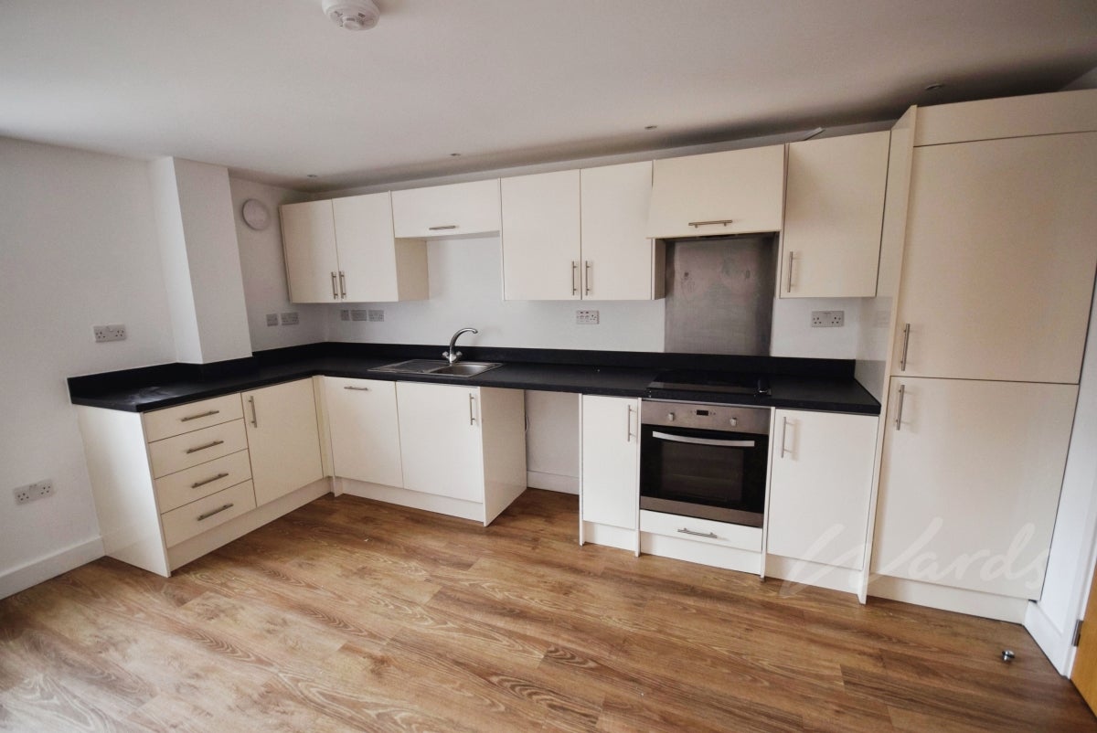 Flat Chichester Close in Rainham