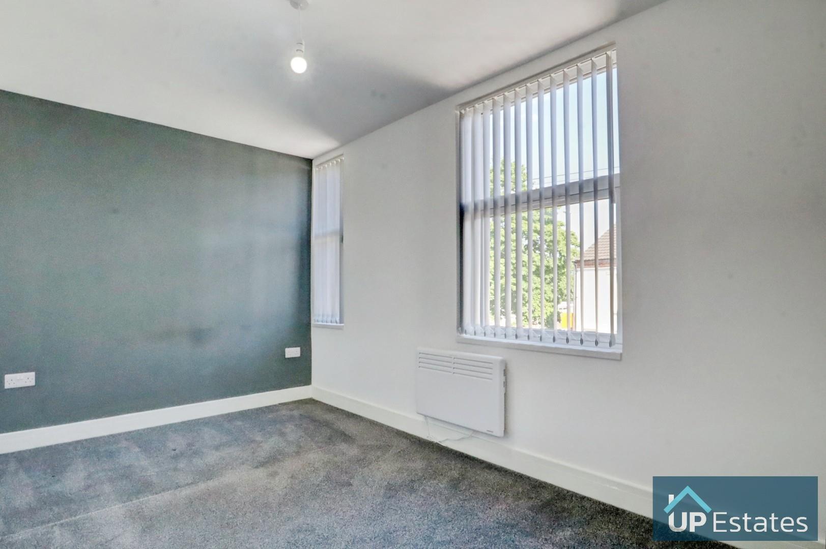 Flat Leicester Causeway in Coventry