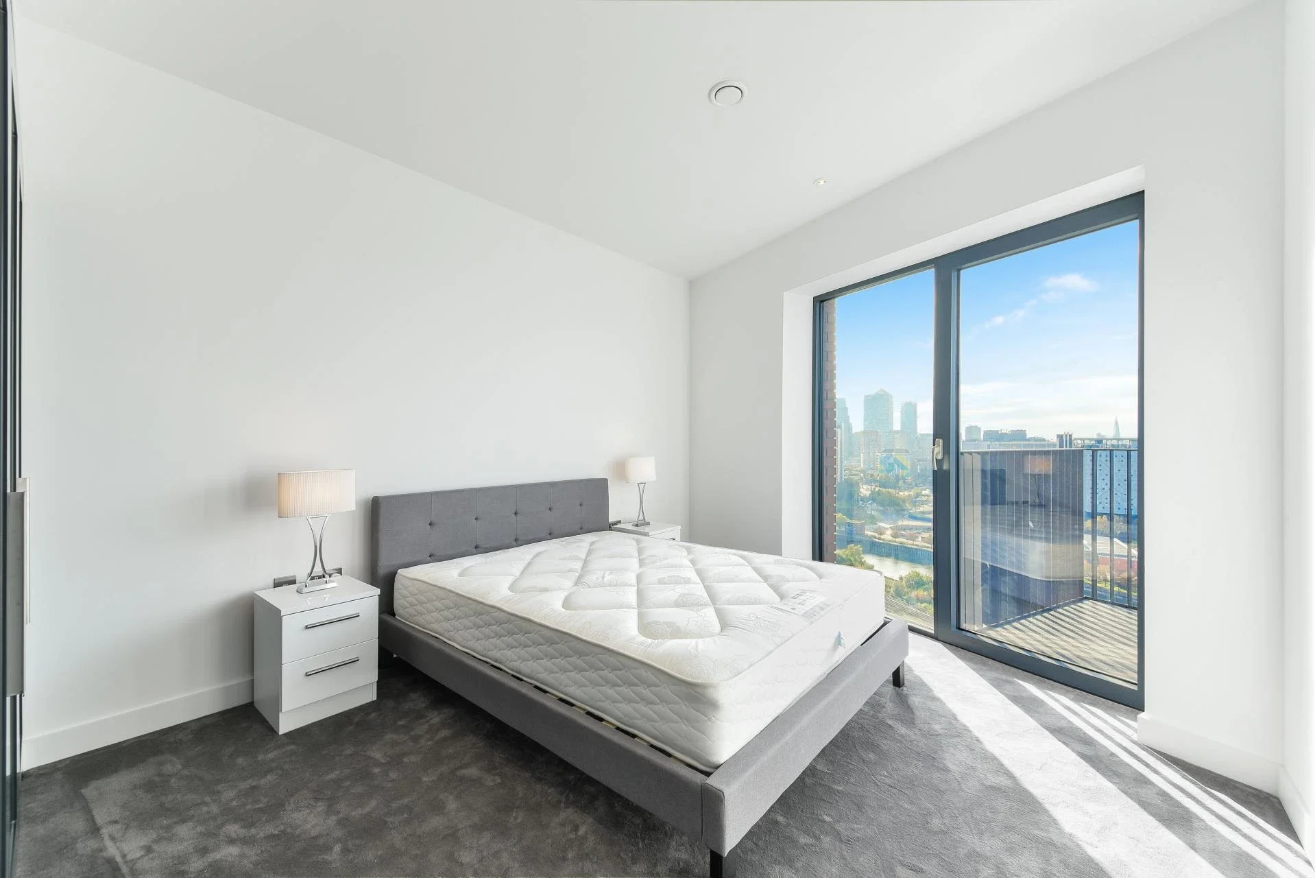 Flat Lyell Street in Greater London