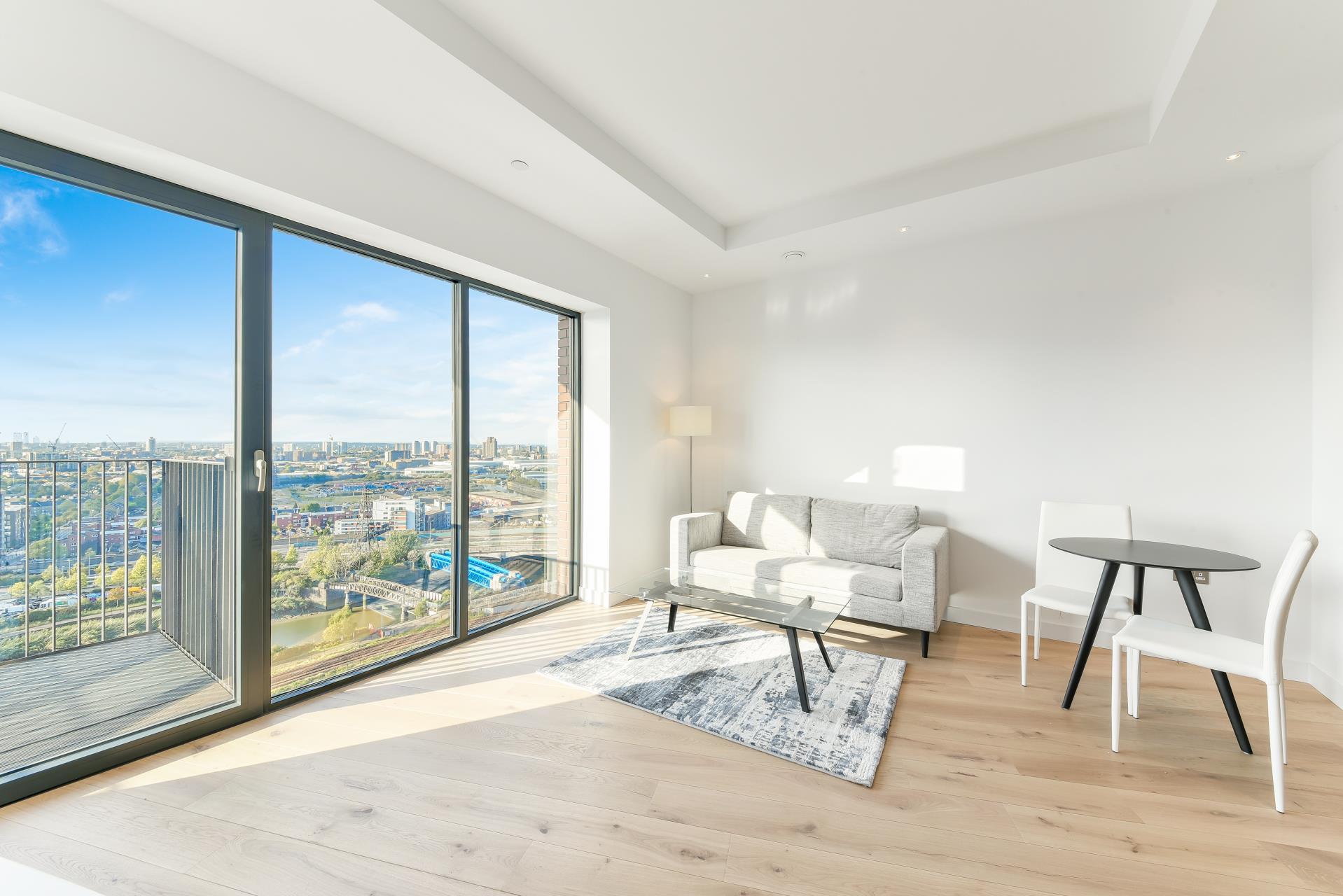 Flat Lyell Street in Greater London