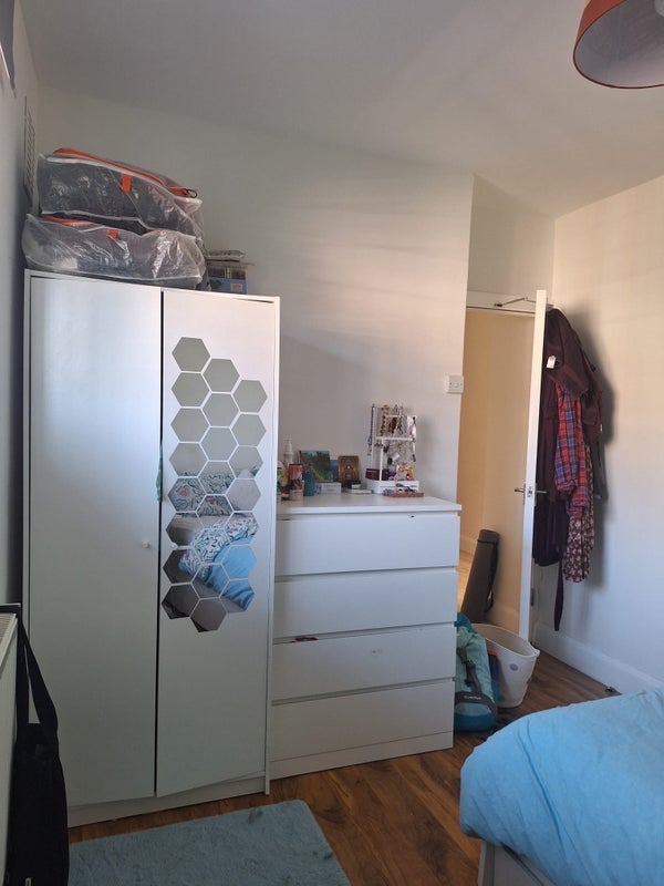 Room India Way in Greater London