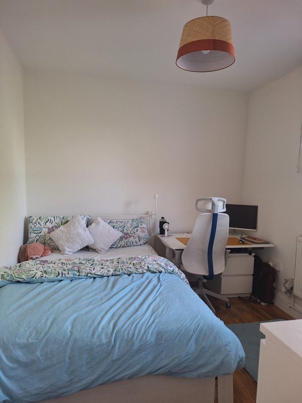 Room India Way in Greater London